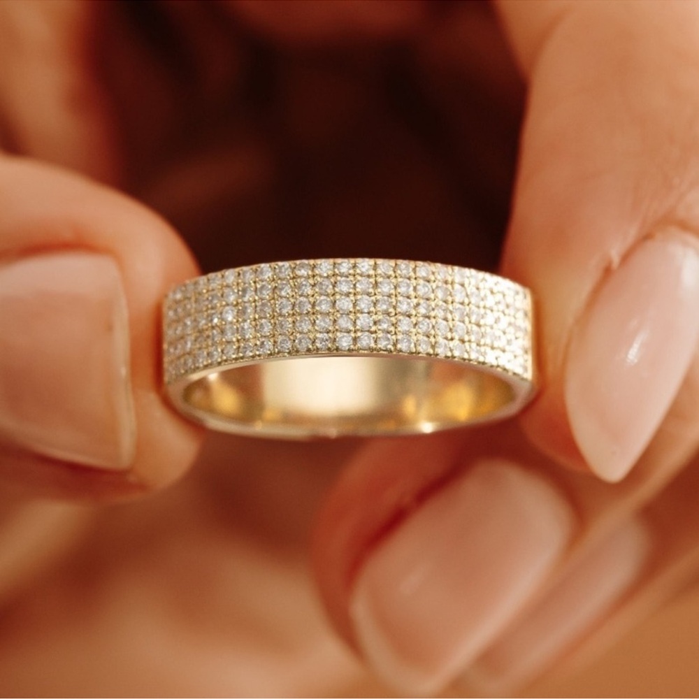 Genuine Pavé Diamond Ring in 10k Yellow Gold, Size 6.75